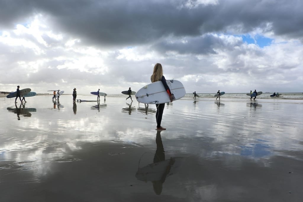 surfers 4390427 1280